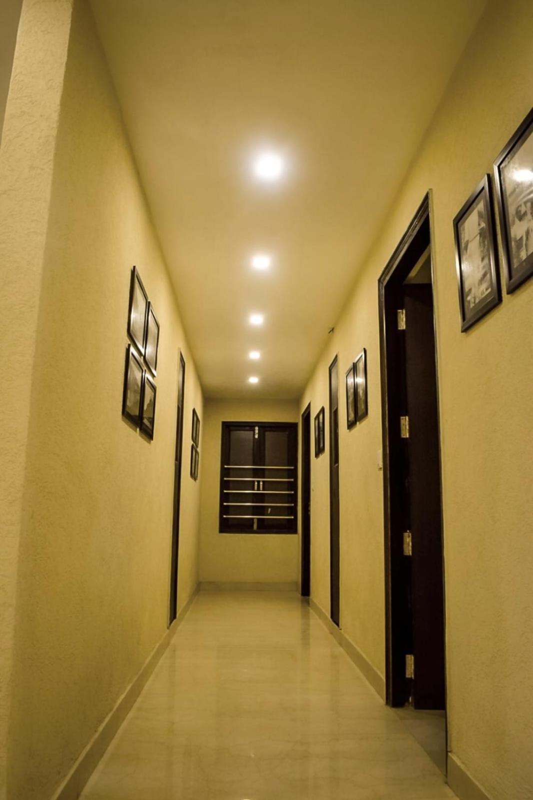 The Bunkk Inn Hotel & Restaurant Mussoorie Exteriör bild