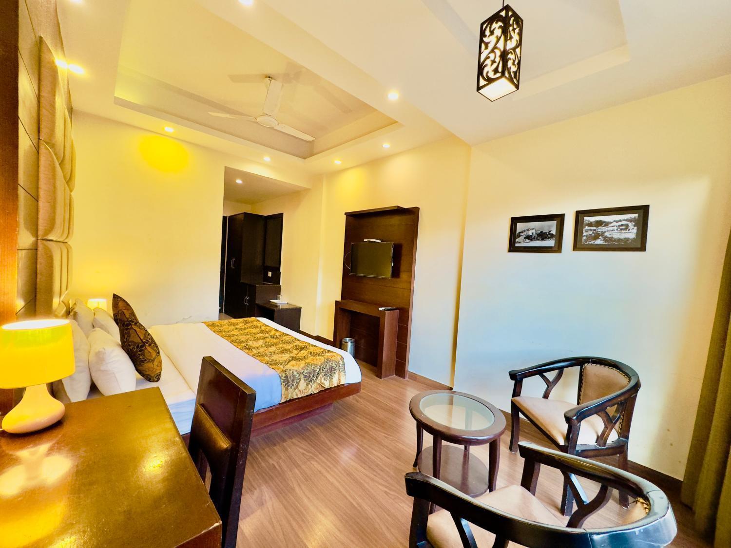 The Bunkk Inn Hotel & Restaurant Mussoorie Exteriör bild